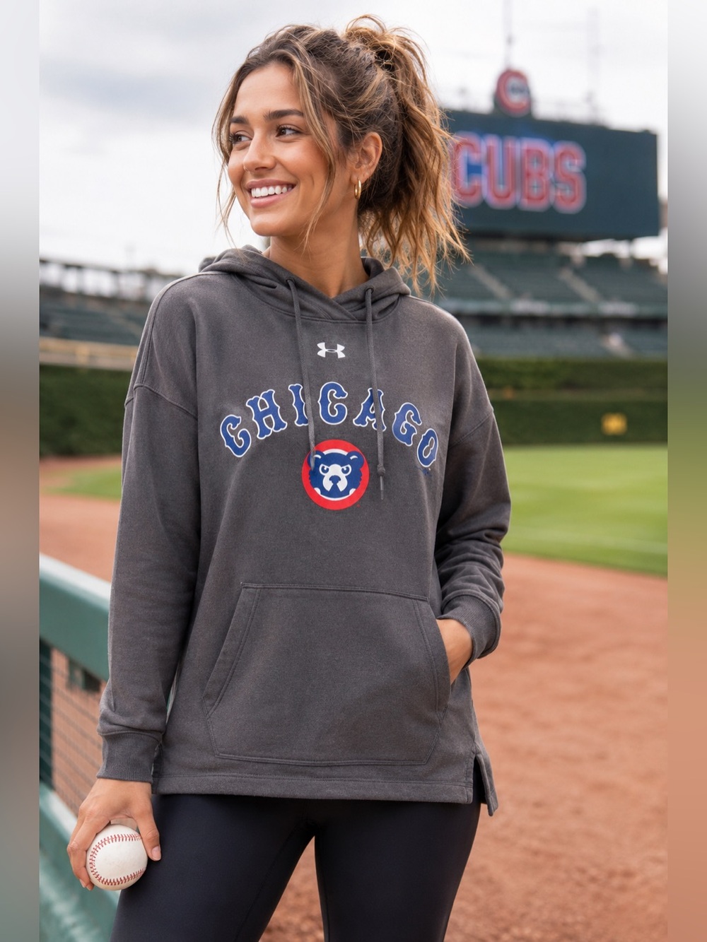 Under Armour ColdGear Loose Fit MLB Chicago Cubs Gray Pullover Hoodie Sweatshirt